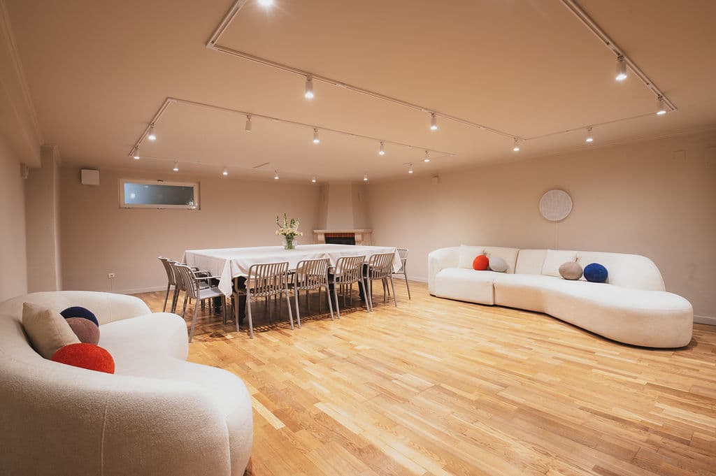 The Workshop — full room